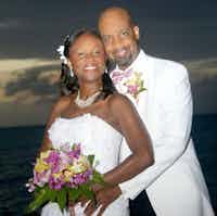 Island Nuptial Sunset Grand Bahama Wedding Package | US $3,995.00 