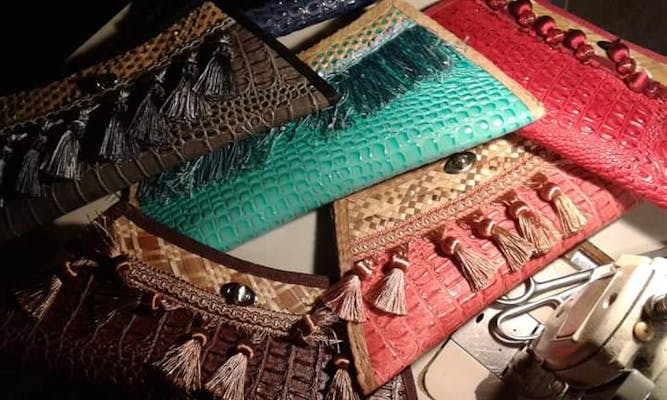 Blended Straw & Vinyl Clutch