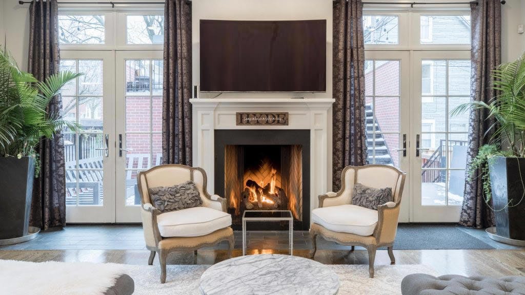 Real Estate w/ 4 External Button Links