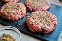 Hamburger Patty – Seasoned / Hamburguesas de res – Condimentadas