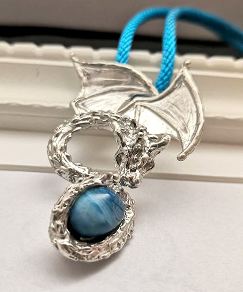 Ciondolo in argento con agata blu