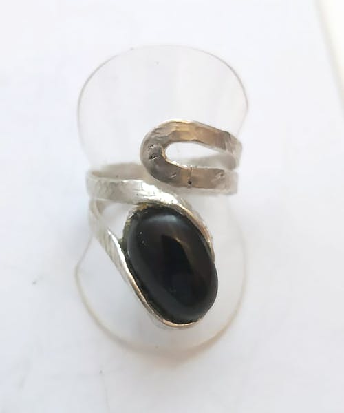 anello in argento con agata nera