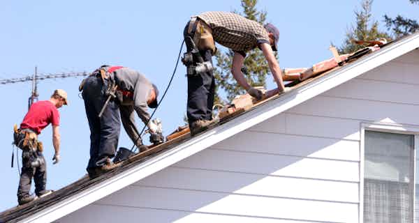 A Comprehensive Guide to DIY Roof Inspection and Simple Repairs for Homeowners