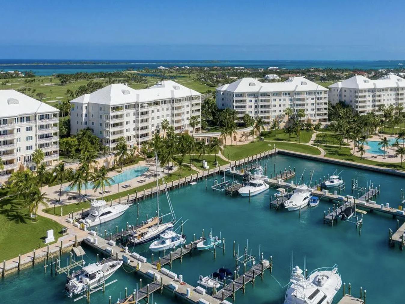 Luxury Living in Paradise: <br>Condos for Sale Paradise Island Bahamas