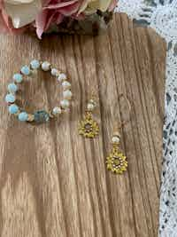 Stretch Aquamarine Bracelet & Earring Set