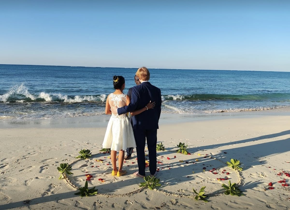 Getting married on the beach in the bahamas