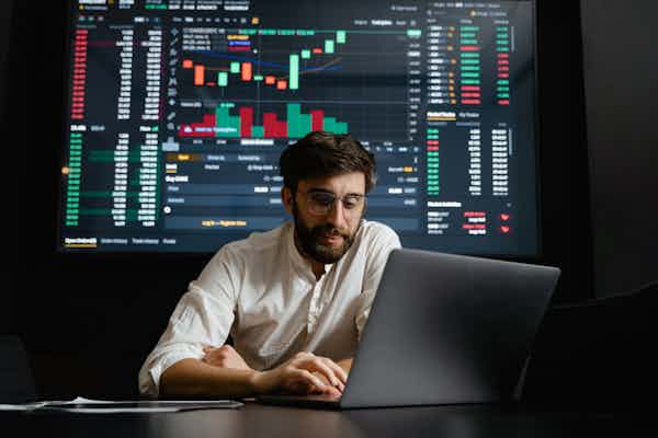 Idea Imprenditoriale: Creare un Business Online in Bulgaria .