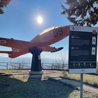 Cartelli e installazioni fisiche