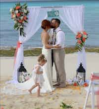 Celebrate Love in Paradise with a <br>Spring Bahamas Wedding