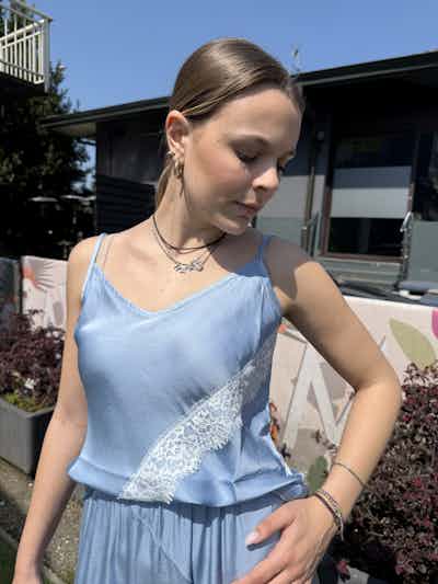 TOP CON SPALLINO-completo gonna