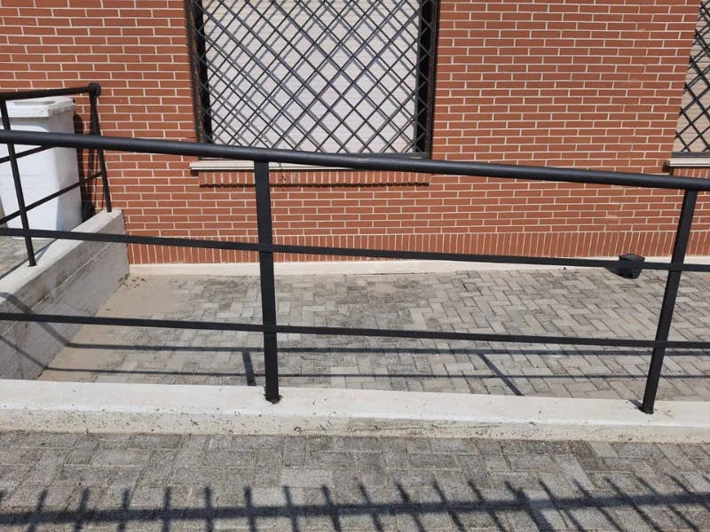 Rampa accessibilità abbattimento barriere architettoniche Milano