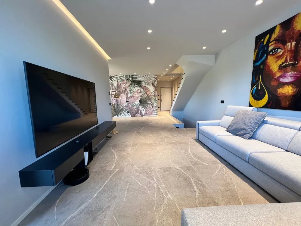 Trasformazione completa da struttura grezza a casa contemporanea Lodi